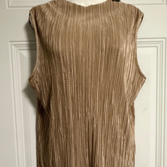 Anne Klein NWT Gold Top Blouse SZ Large Accordion High Neck Glam Chic New Years - Picture 1 of 4